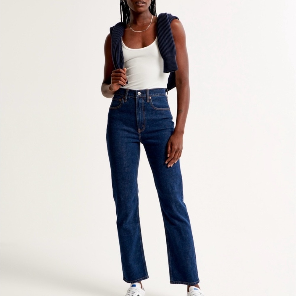 Abercrombie & Fitch Ultra High Rise Ankle Straight Jean
